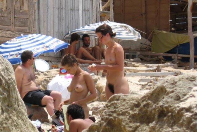 sexybiki.com_young-nudist-amateur-spy-photos-no-04-12323113551347665533.jpg